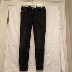 Black Skinny Jeans. Zara.